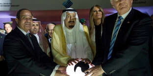 Le monarque saoudien et les présidents égyptien et américain, lors de l’inauguration d’un centre international contre l’extrémisme à Riyad, le 21 mai.