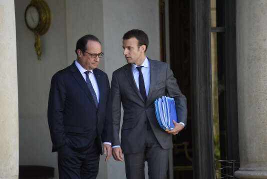 Le président François Hollande et Emmanuel Macron, alors ministre de l’économie et de l’industrie, à l’Elysée le 31 juillet 2015.