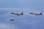 Les bombardiers américains et leur escorte au dessus de la Corée du Sud, le 8 juillet 2017.