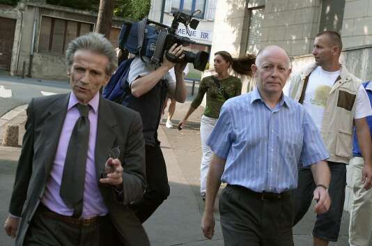 Patrick Henry et son avocat Thierry Levy en 2002.