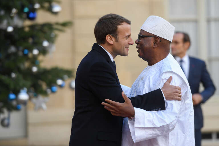 Les présidents français, Emmanuel Macron, et malien, Ibrahim Boubacar Keïta, à l’Elysée, à Paris, le 12 décembre 2017.