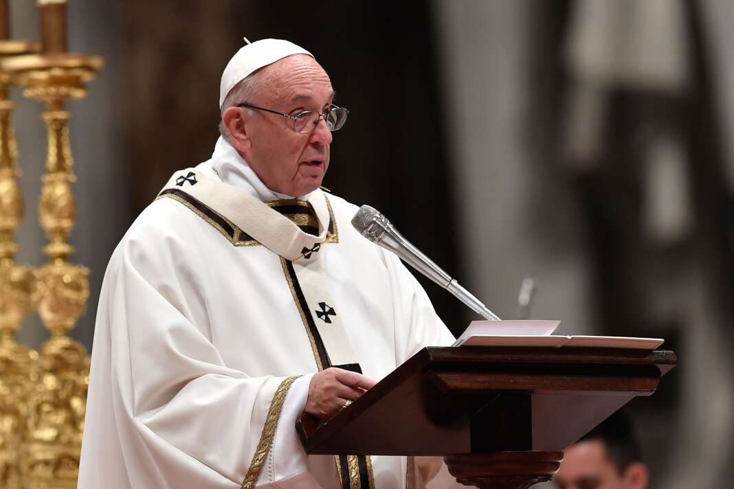 Le pape a appelé, dimanche 24 décembre, à faire en sorte que « personnes ne [sente] qu’il n’a pas de place sur cette terre » et à transformer « la force de la peur en force de la charité ».