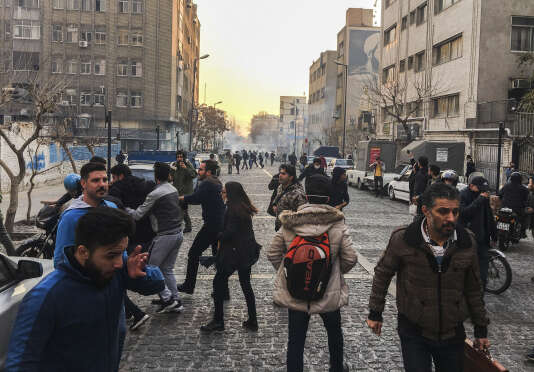 Rassemblement d’étudiants hostiles au gouvernement iranien, à Téhéran, le 30 décembre 2017.