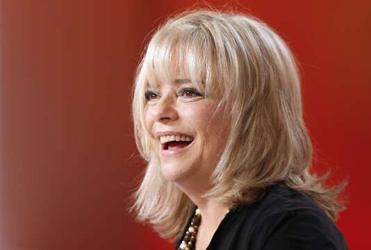 Le 30 octobre 2012, France Gall est l’invitée de l’émission télévisée « Le Grand journal » sur Canal+. La chanteuse est morte à l’âge de 70 ans, le 7 janvier 2018.