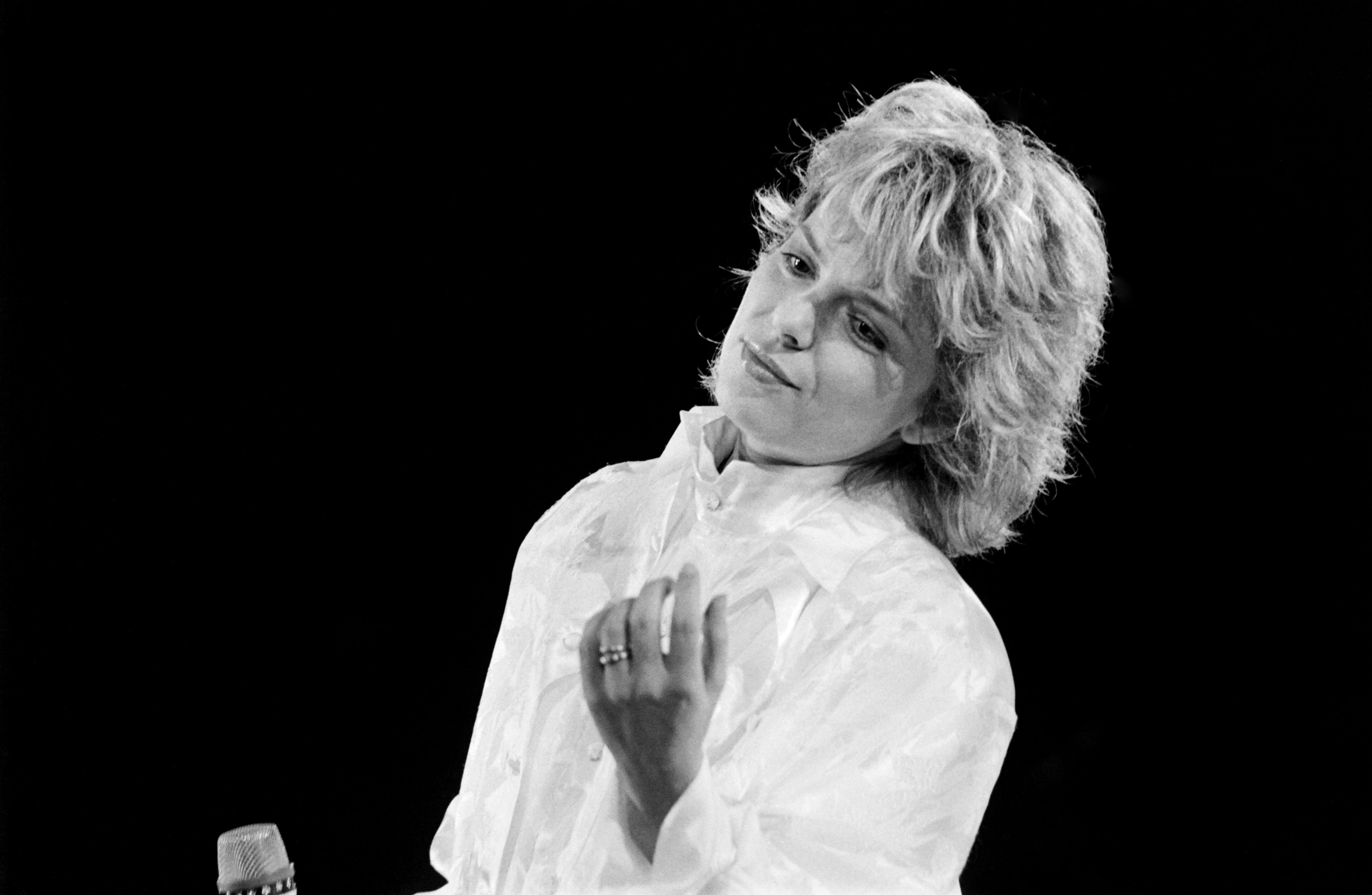 Entre 1980 et 1985, France Gall enchaîne les succès avec ses albums « Paris », « France » et « Débranche ! ». Ici, en 1985 à Bercy.