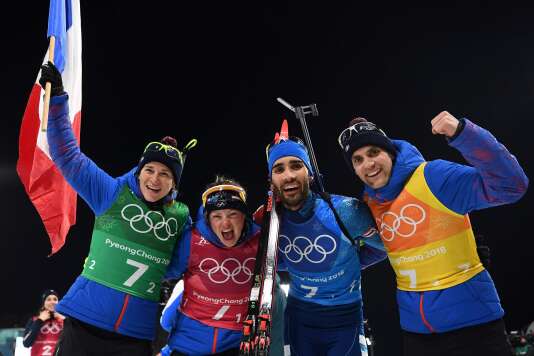 La joie des Français après leur médaille d’or en biathlon.