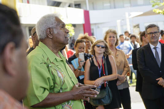 Roch Wamytan, leader indépendantiste, lors de la visite du premier ministre, Edouard Philippe, au Mont-Dore (Nouvelle-Calédonie), en décembre 2017.
