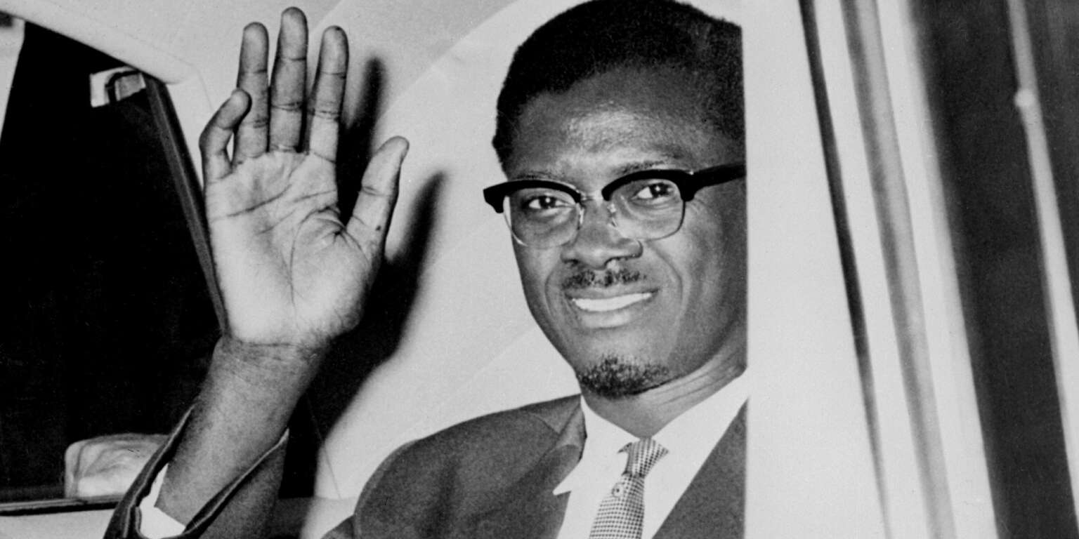 Le premier ministre congolais Patrice Lumumba Ã  l'aÃ©roport d'Idlewild, Ã  New York, le 2 aoÃ»t 1960.