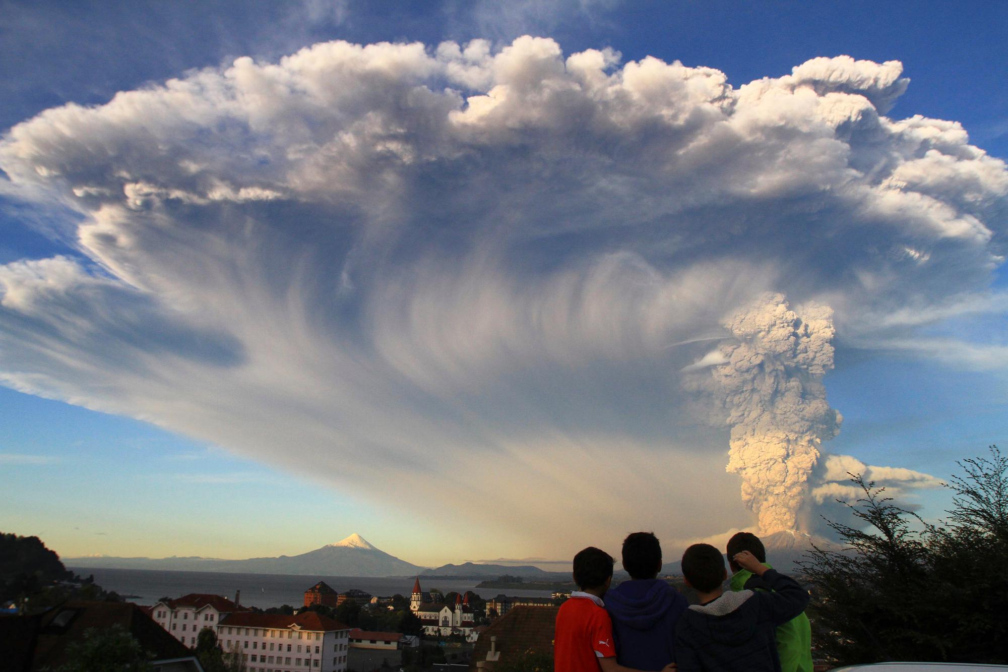 Les impressionnantes images de l'éruption du volcan Calbuco