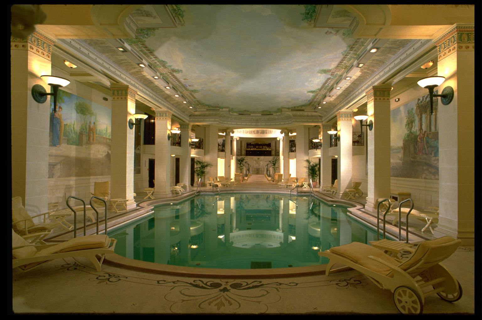 La piscine du Ritz, un club très fermé