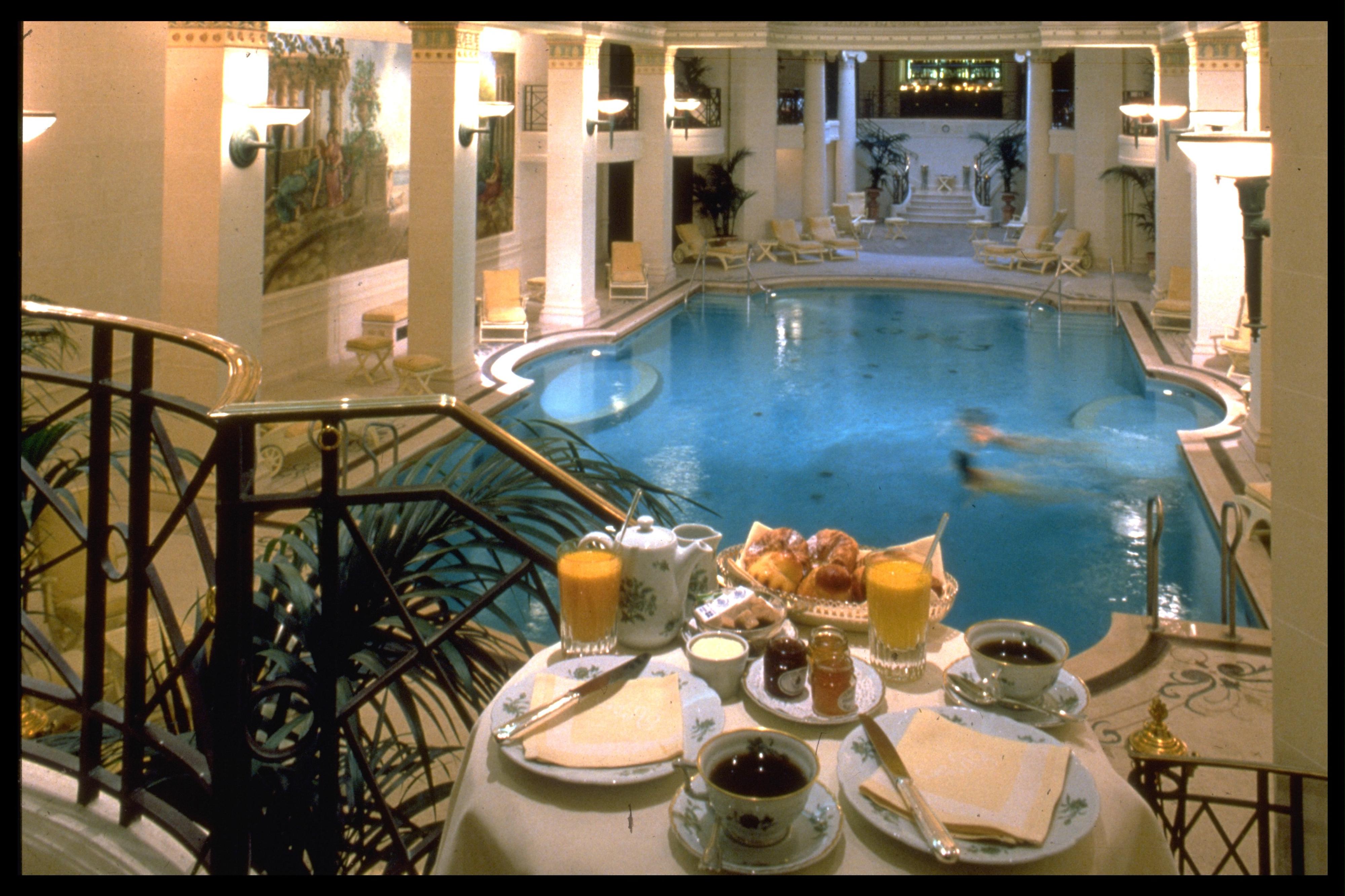 La piscine du Ritz, un club très fermé