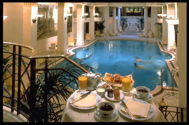 La piscine du Ritz, un club très fermé