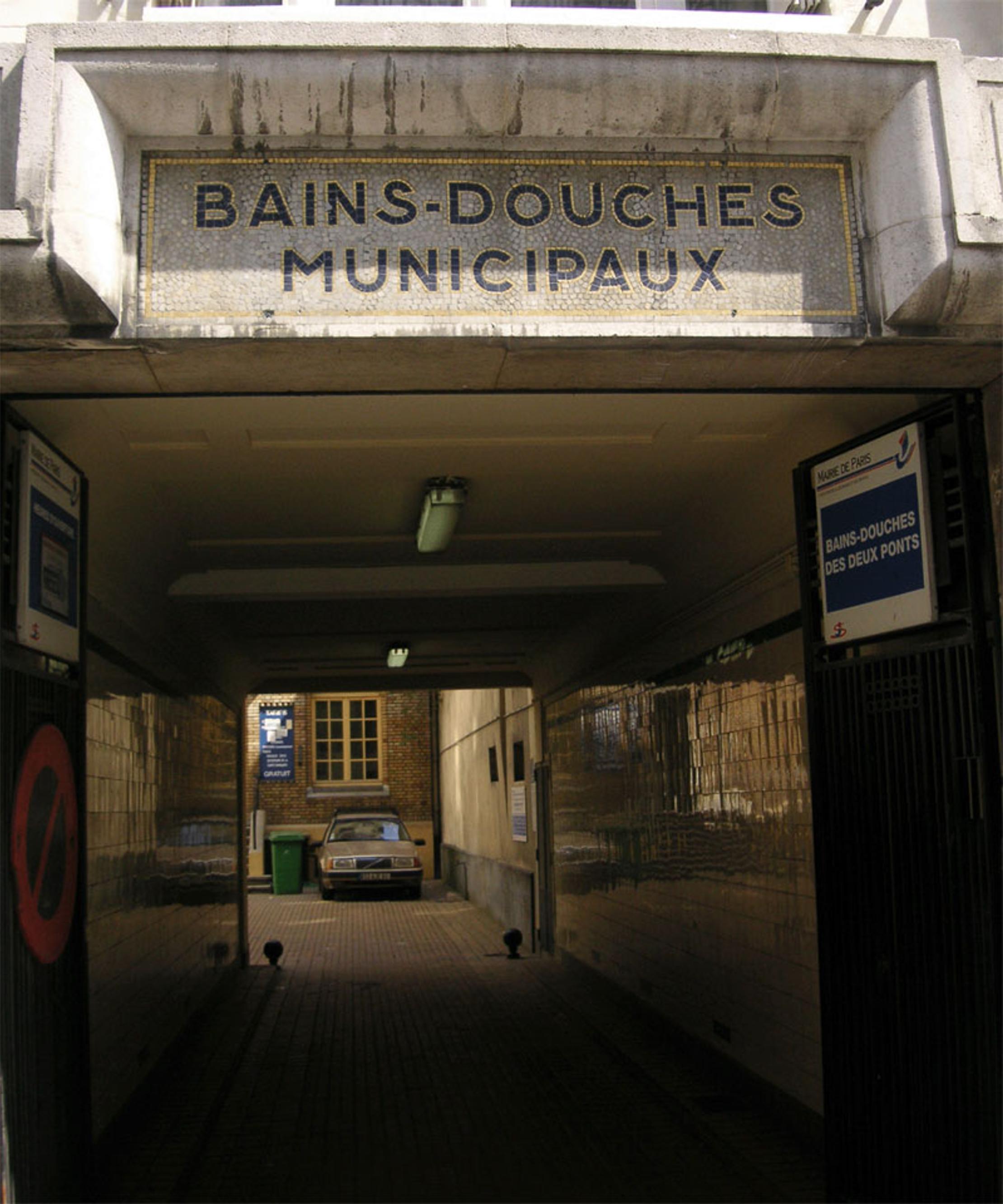 Succès inquiétant des bainsdouches municipaux