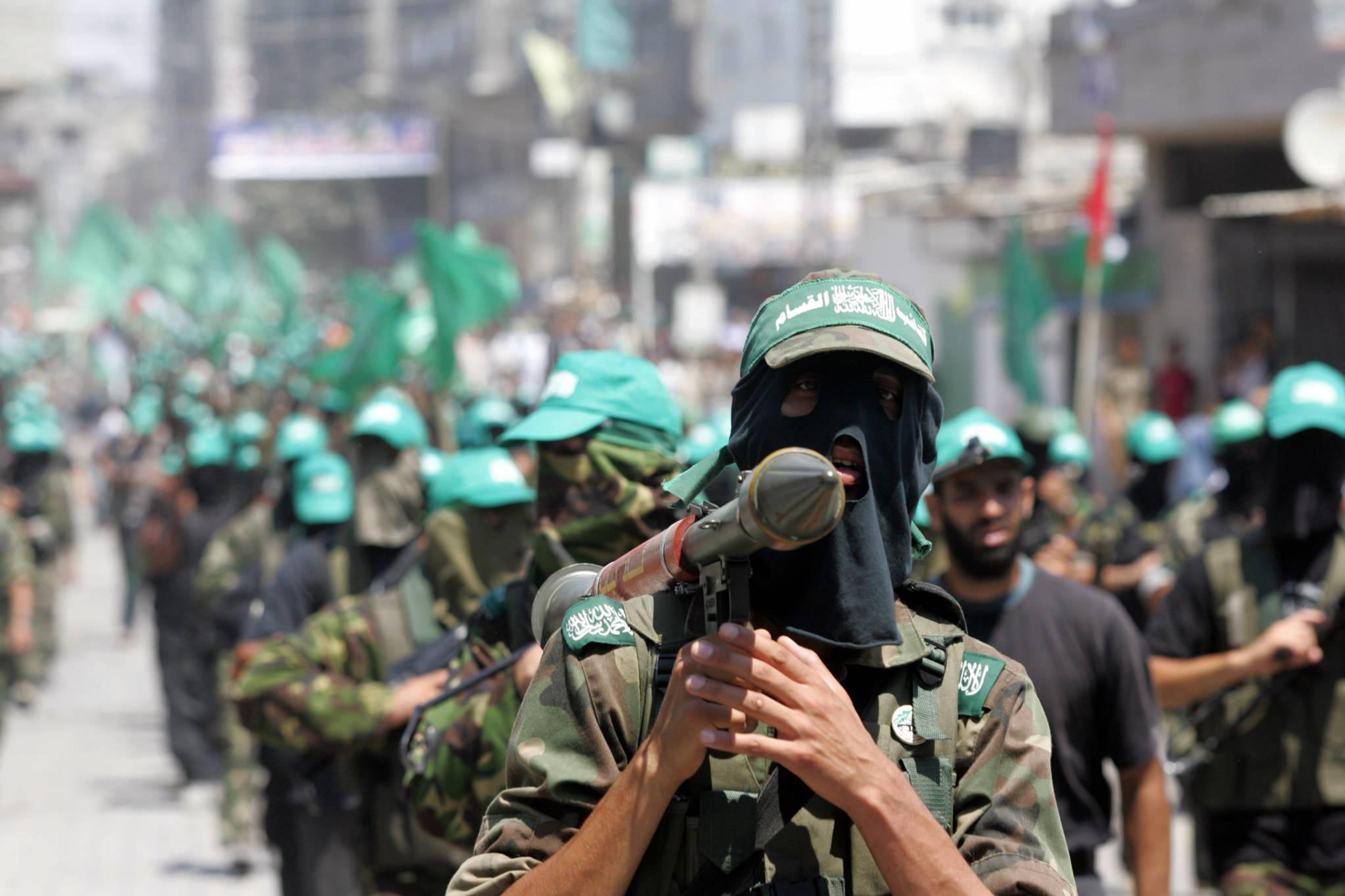 « La confrontation entre Macron et des manifestants sur le Hamas : Analyse du mouvement de résistance »