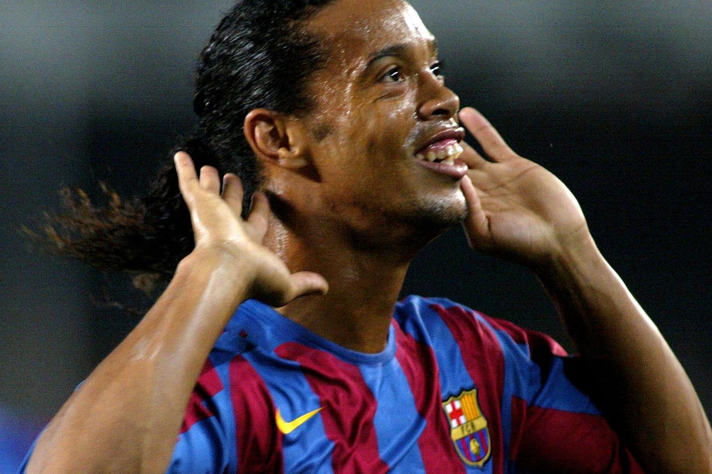 Le Ballon d'or 2005 décerné à Ronaldinho