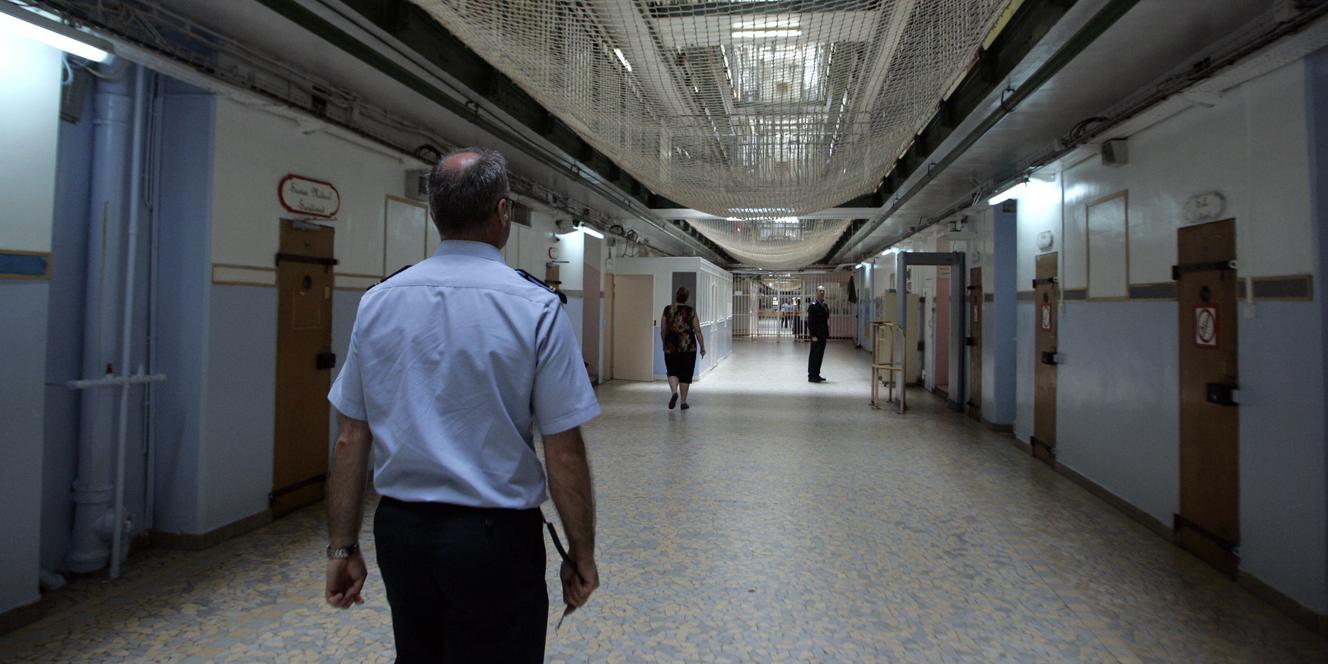 La justice suspend la fouille corporelle intégrale à la prison de Fresnes