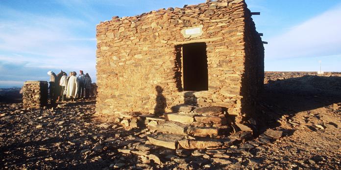 Dans Le Desert Du Hoggar Sur Les Pas Du Pere De Foucauld