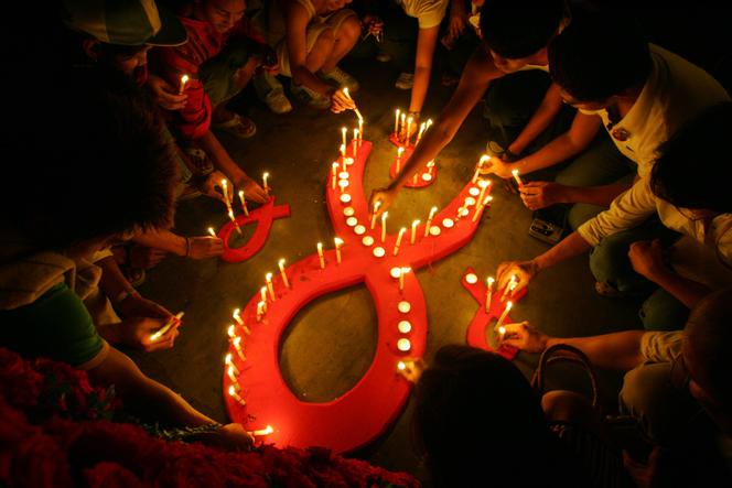 Action symbolique contre le sida à Marikina, aux Philippines, en mai 2006.