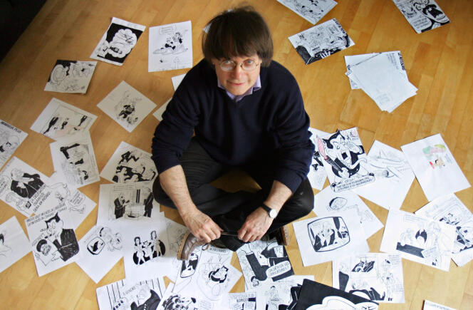 Le dessinateur Cabu dans son appartement à Paris, le 15 mars 2006.