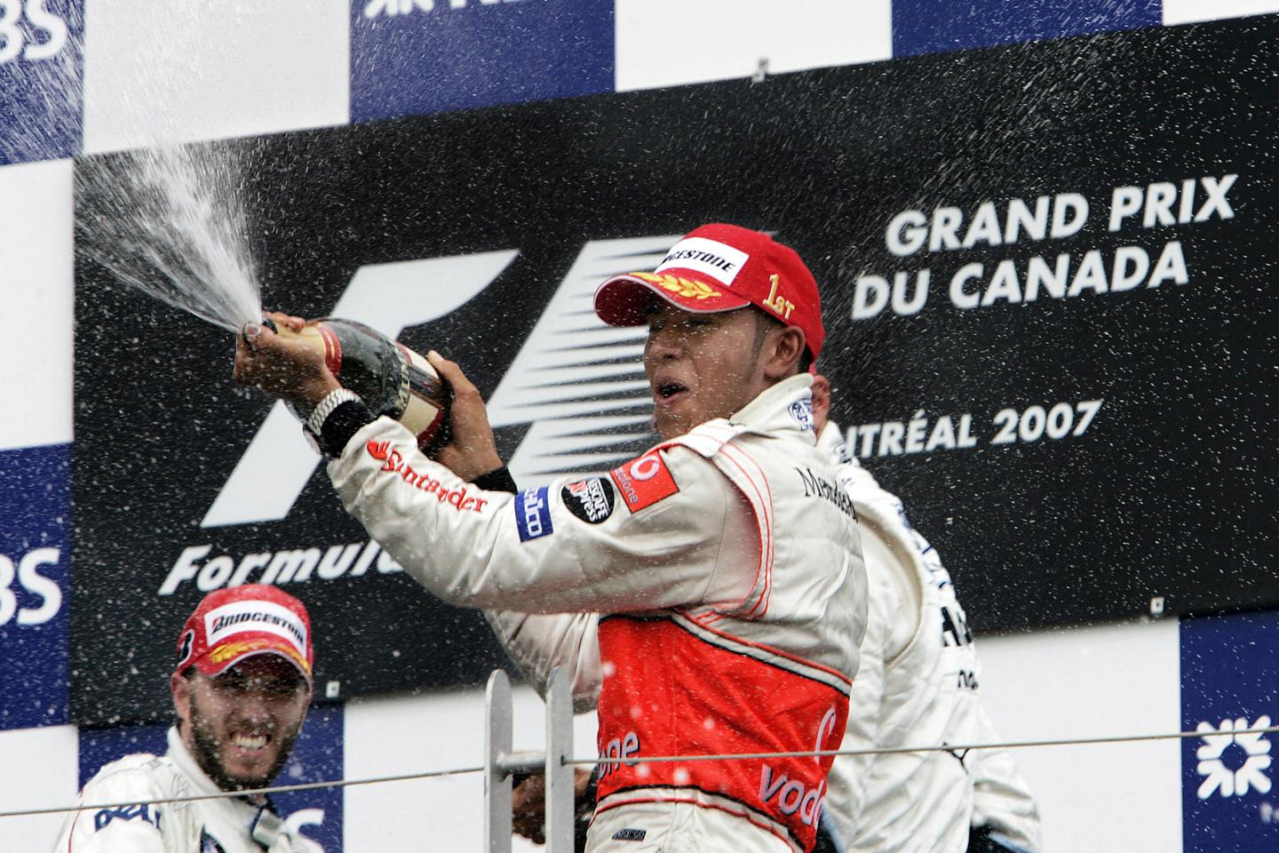 Formule 1 : Lewis Hamilton prend la tête du championnat du monde