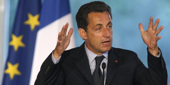 Nicolas Sarkozy, devant les parlementaires UMP, le 20 juin 2007 à l'Elysée.