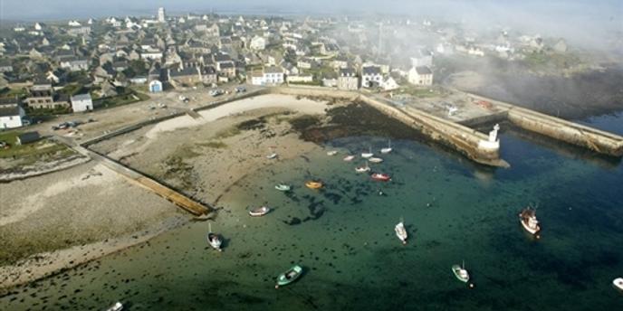 Un Navire Transportant 365 Passagers S Echoue Au Large Du Finistere