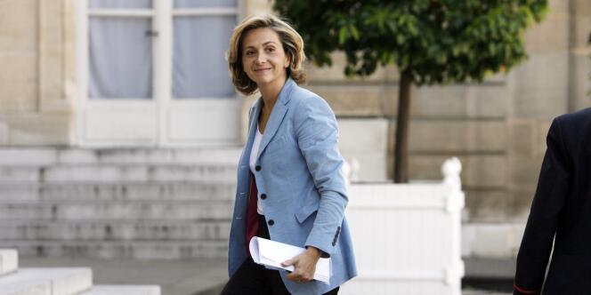 Le projet de loi sur l'autonomie des universités a été présenté en conseil des ministres, le 25 juin 2007, par Valérie Pécresse, ministre de l'enseignement supérieur et de la recherche.