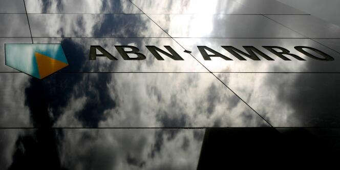 La banque néerlandaise ABN Amro a annoncé, vendredi 26 août, la suppression de 2 350 emplois au cours des trois ou quatre prochaines années.