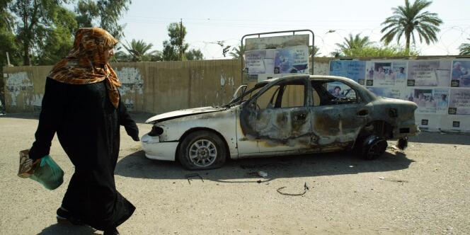 Le 16 septembre 2007, cinq gardes privés américains, salariés par Blackwater, ouvraient le feu en plein centre de Bagdad. La photo a été prise sur les lieux de la fusillade huit jours après.