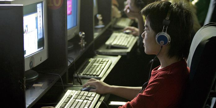 La Difficile Reconversion Des Cybercafes