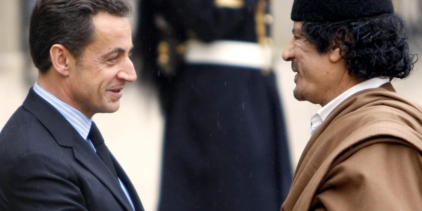 Kadhafi à Paris, entre honneurs d'Etat et protestation