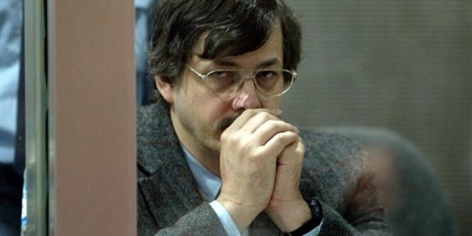 Photo du pédophile Marc Dutroux, le 7 juin 2004, condamné à la réclusion criminelle à perpétuité.