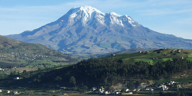 Vue non datée du volcan Chimborazo, en Équateur, qui culmine à 6 268 mètres.