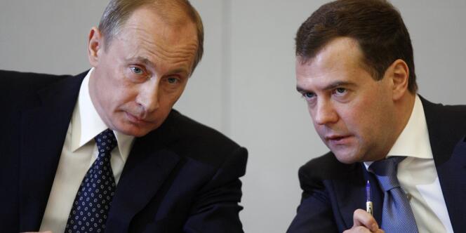 Dmitri Medvedev et Vladimir Poutine à Moscou, le 8 mai 2008.