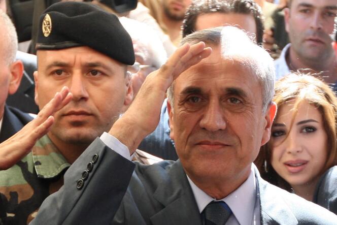 Michel Sleiman salue ses partisans, le jour de son élection à la présidence du Liban, dimanche 25 mai 2008. Son mandat arrive à échéance le 25 mai 2014.