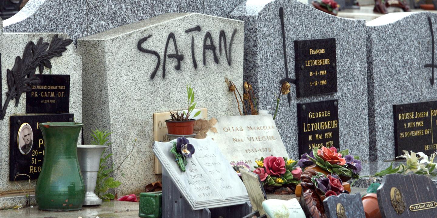 Anton Lavey Dernière Parole Avant Sa Mort L'"aristocratie" des "vrais" satanistes prend ses distances avec les  profanateurs de tombes