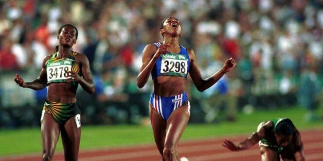 Marie-José Perec devance Merlene Ottey pour un fabuleux doublé 200 m-400 m lors des JO d'Atlanta en 1996.