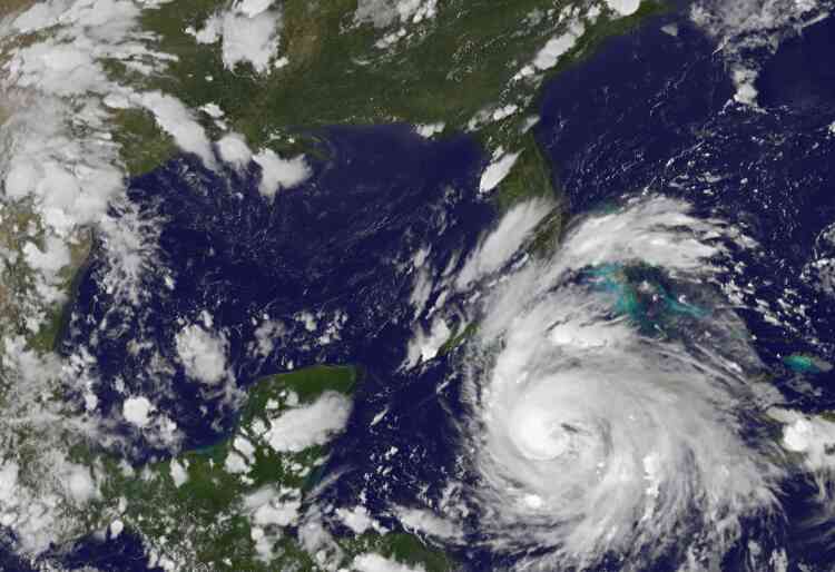 Le bilan de l'ouragan Gustav s'est alourdi, vendredi 29 août, avec 85 morts dans les Caraïbes selon les autorités locales alors que Cuba et la Louisiane, dans le sud des Etats-Unis, se préparaient au pire. Les autorités de La Nouvelle-Orléans ont commencé vendredi des évacuations volontaires dans certains quartiers en prévision de l'arrivée de l'ouragan.