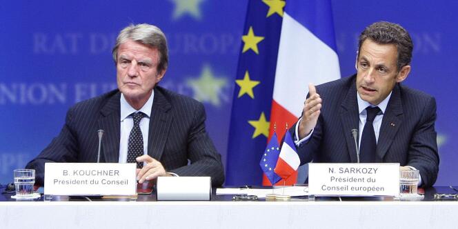 Bernard Kouchner et Nicolas Sarkozy, en septembre 2008