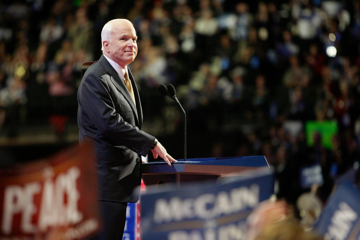 John McCain tente de ravir le thème du "changement" à Barack Obama(01)