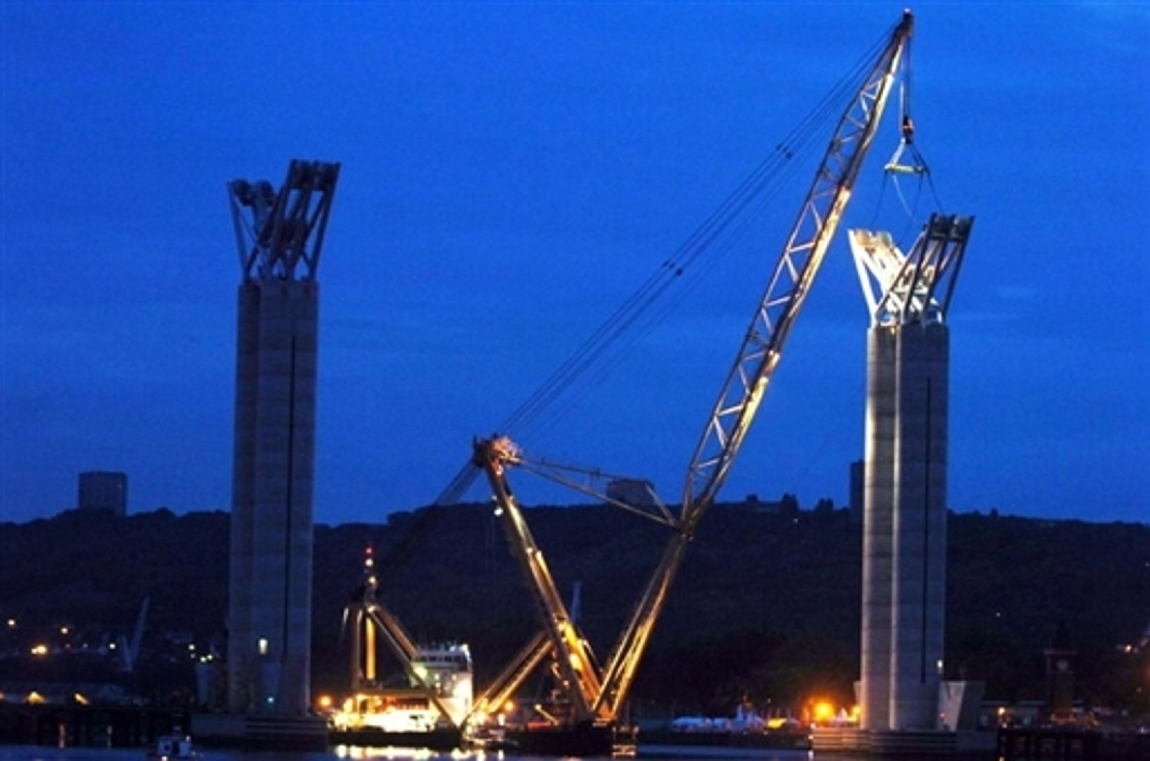 Rouen inaugure le plus haut pont levant d'Europe — free download