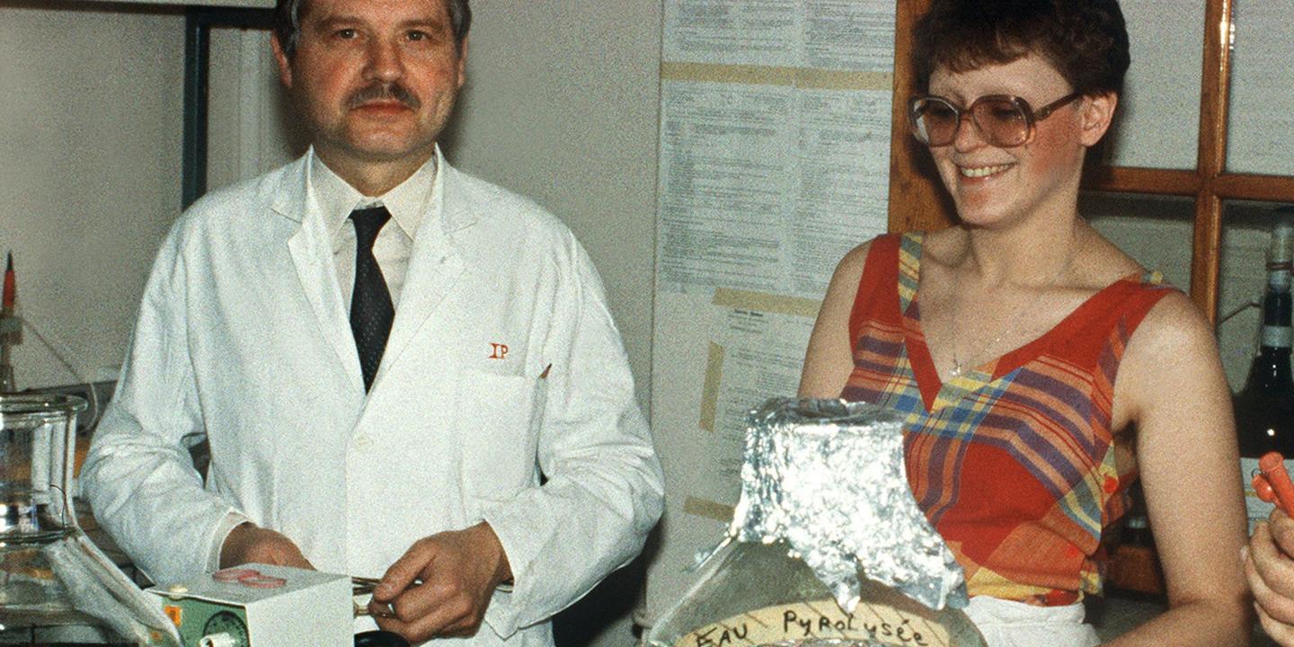 La France Pionniere Contre Le Sida