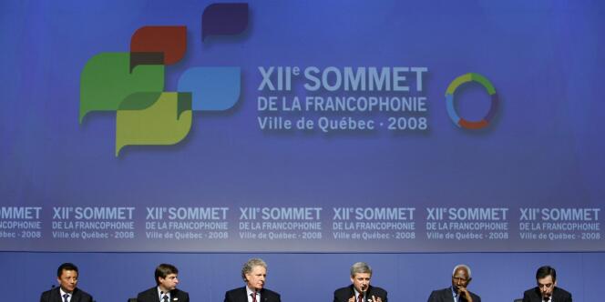 Une conférence de presse lors du 12e Sommet de la francophonie à Québec, le 19 octobre 2008.