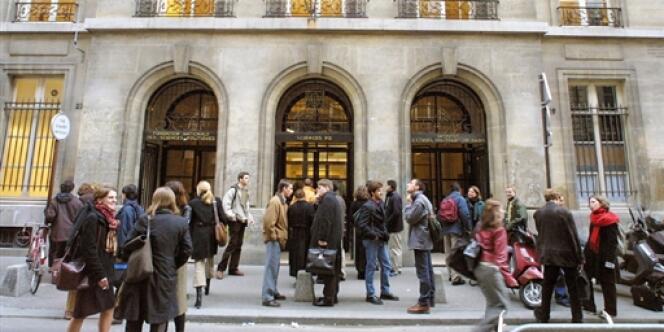 Vue de l'entrée de l'Institut d'études politiques de Paris.