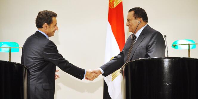 Nicolas Sarkozy et son homologue égyptien, Hosni Moubarak, mardi 6 janvier à Charm-el-Cheikh.