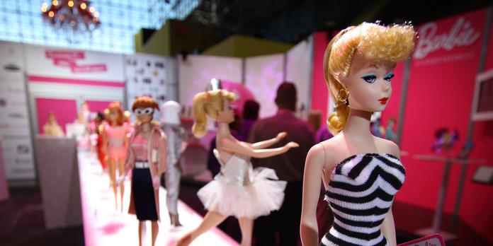 perruque barbie adulte