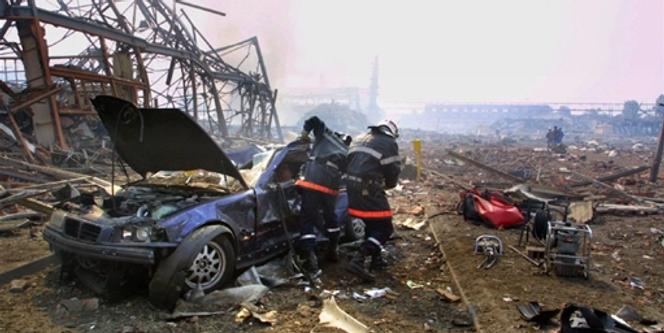 L Explosion D Azf Trente Morts Des Centaines De Blesses Un Quartier Devaste
