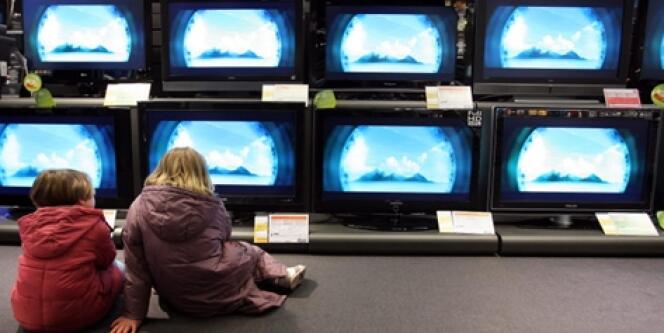 Les enfants de 2 ans passeraient près d'une heure par jour devant un écran