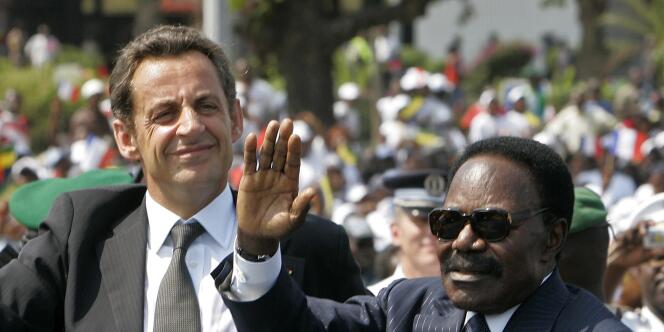 Nicolas Sarkozy et Omar Bongo au Gabon, le 27 juillet 2007.