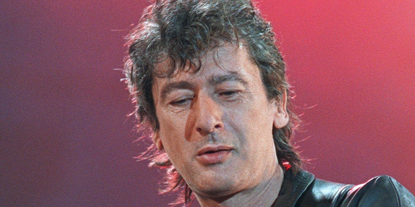 à Quel âge Est Mort Alain Bashung Le chanteur Alain Bashung est mort